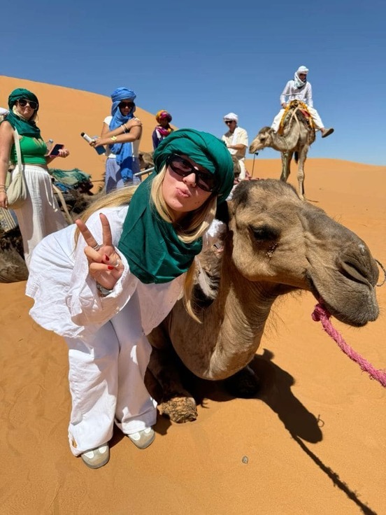 Excursión en camello en el desierto