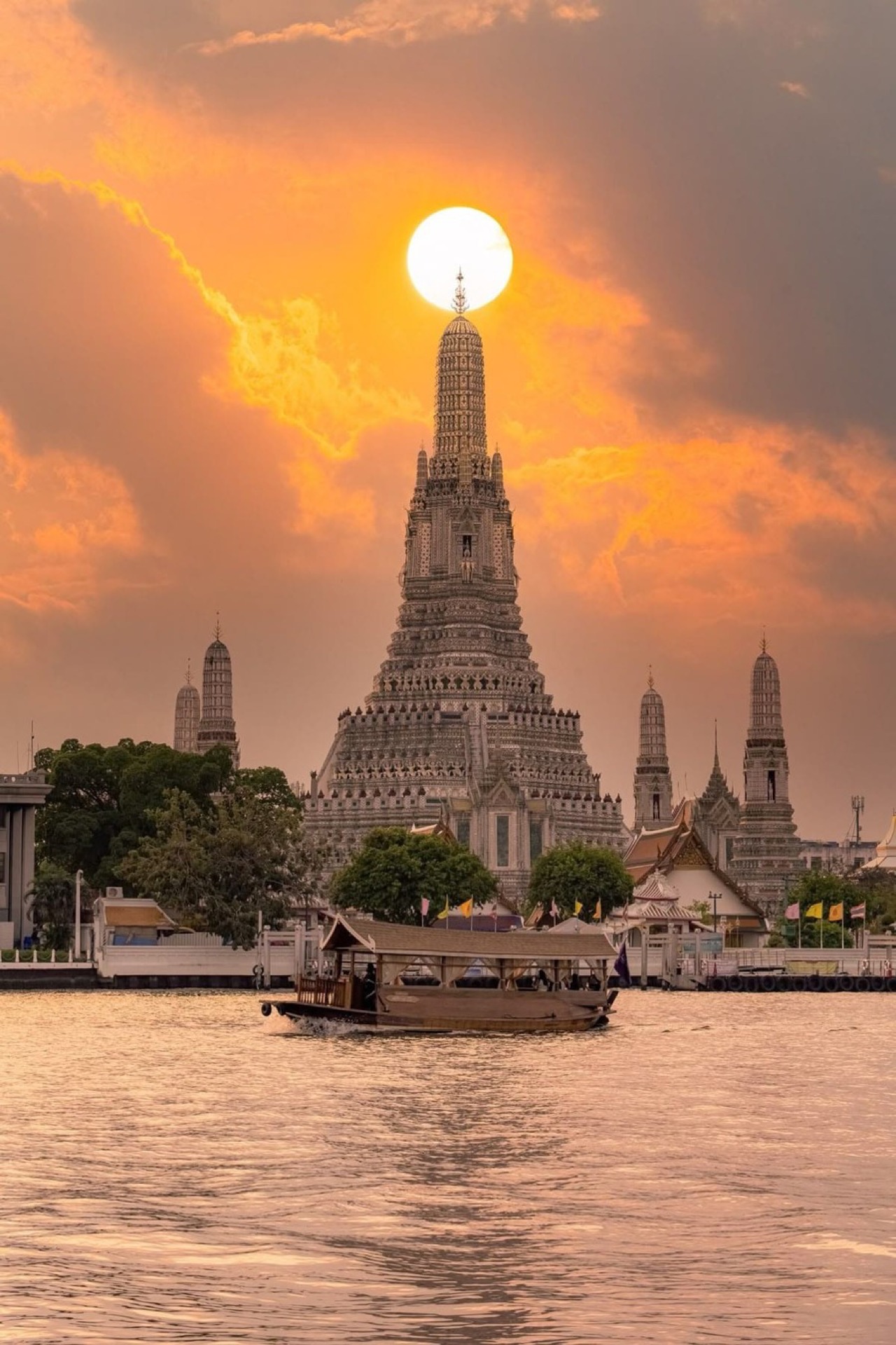 Bangkok: Ciudad de Contrastes